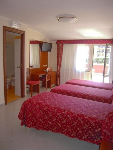 Hotel Vitti Róma Szoba fotó