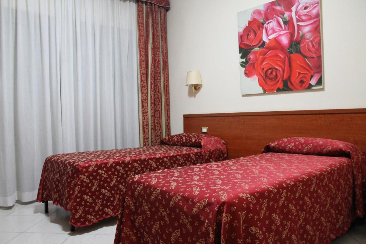 Hotel Vitti Róma Kültér fotó
