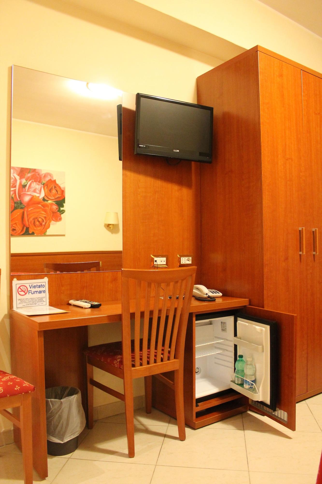 Hotel Vitti Róma Kültér fotó