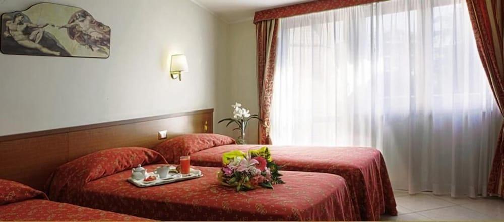 Hotel Vitti Róma Kültér fotó