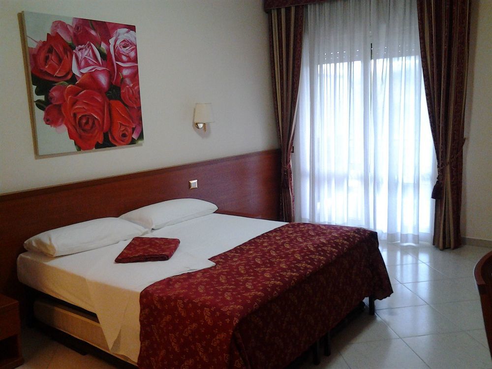 Hotel Vitti Róma Kültér fotó