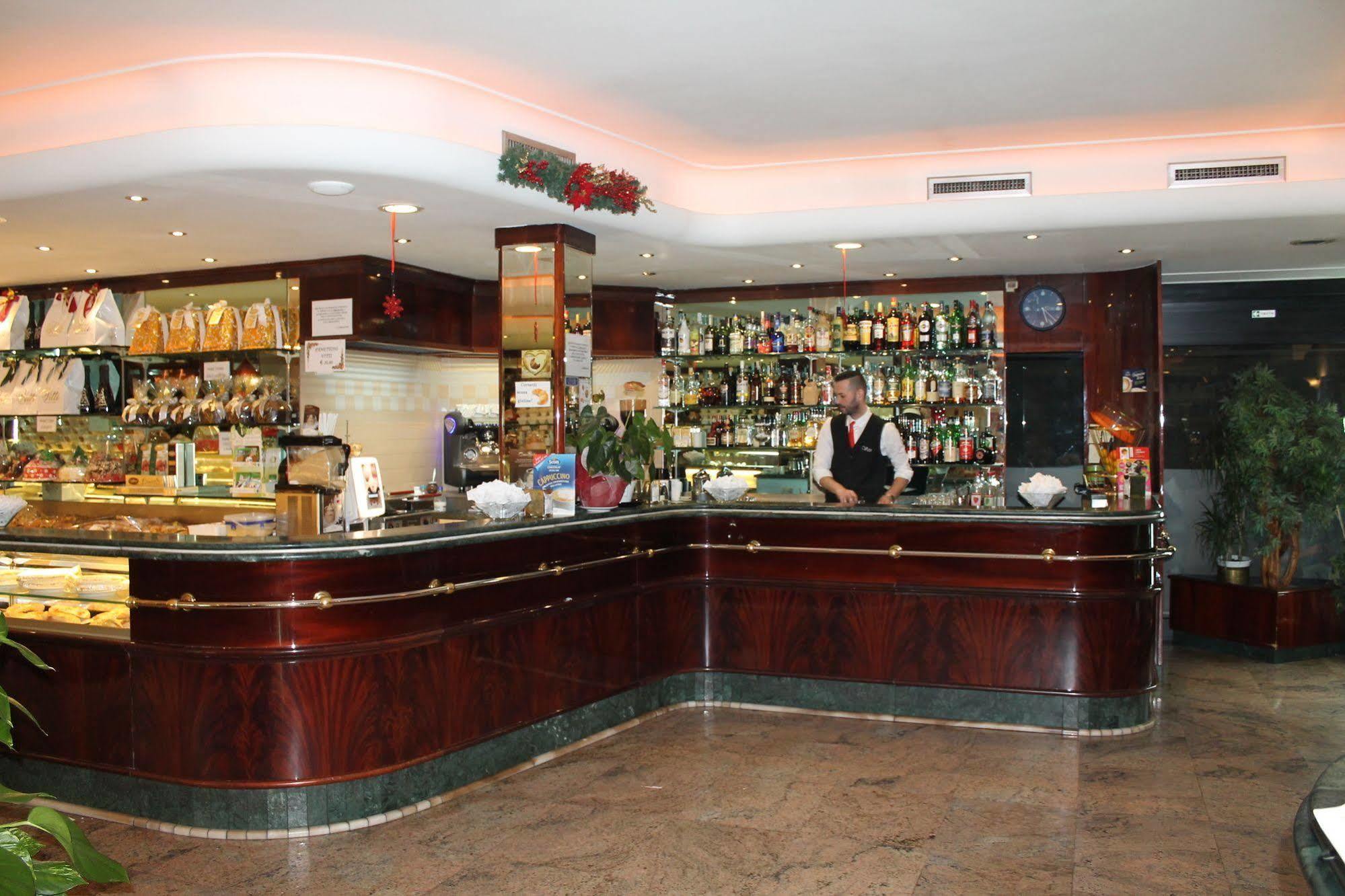 Hotel Vitti Róma Kültér fotó